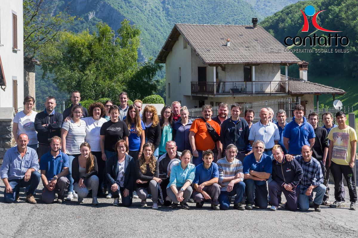 Foto di gruppo Cooperativa Contatto Serina (Valle Brembana Bergamo)